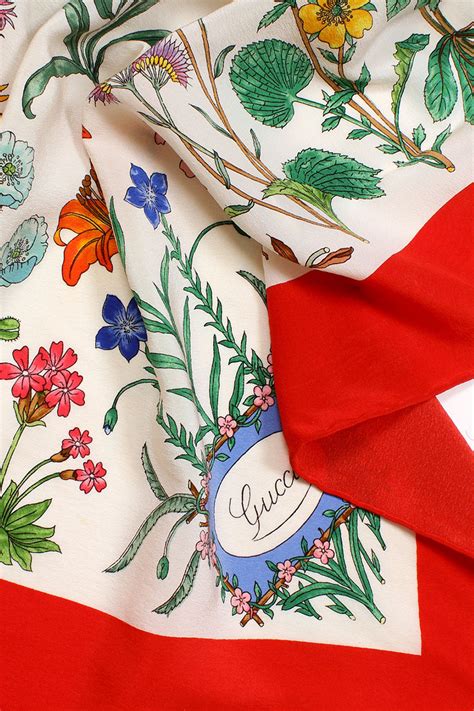 foulard gucci vintage accornero|gucci floral scarf.